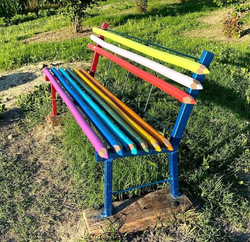 Pencils bench | Tonco