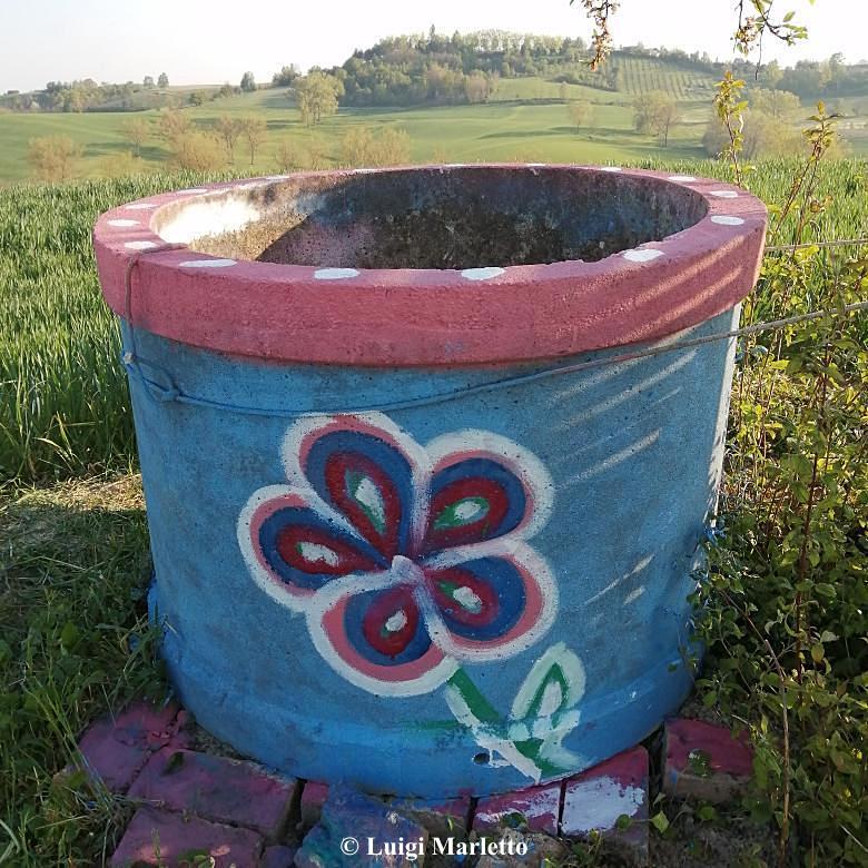 Giant wheelbarrow | Tonco